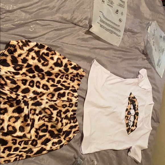 Other - 2 piece cheetah print set